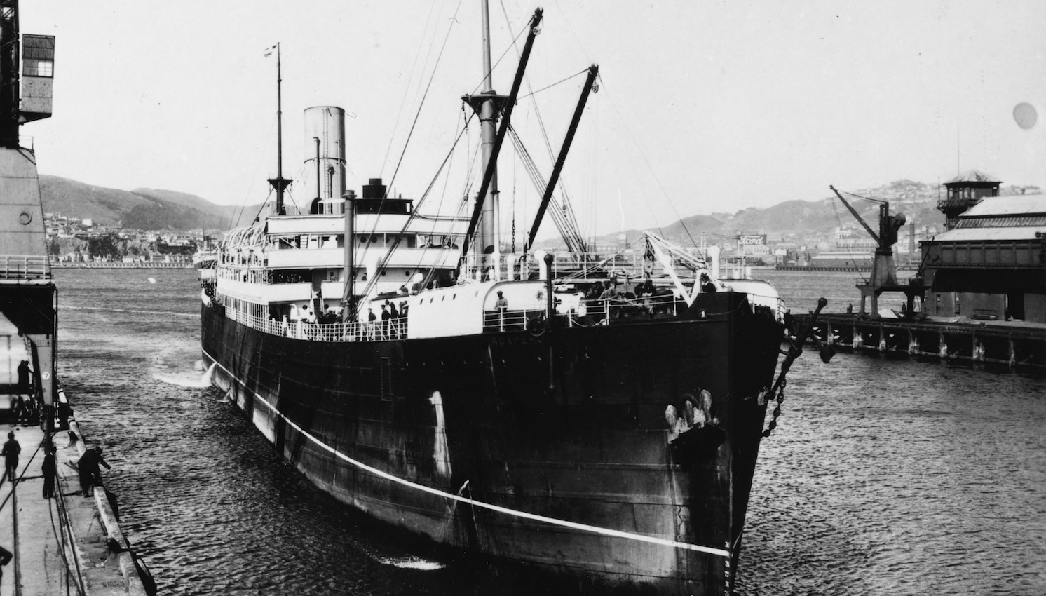 The Steam Ship Ruapehu entering the Wellington harbour