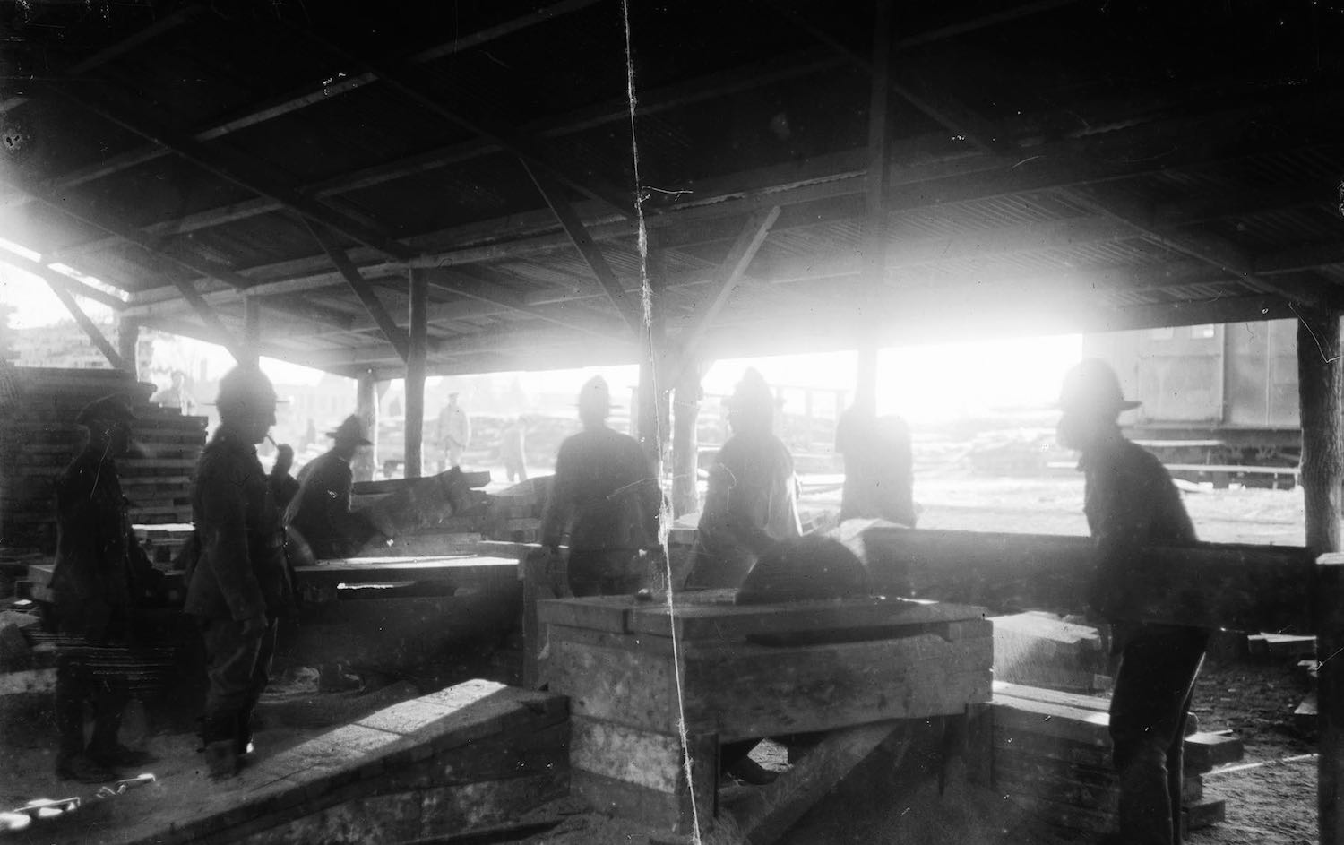 The New Zealand tunnellers organised a sawmill near the Arras railway station to prepare the materials needed to construct dug-outs